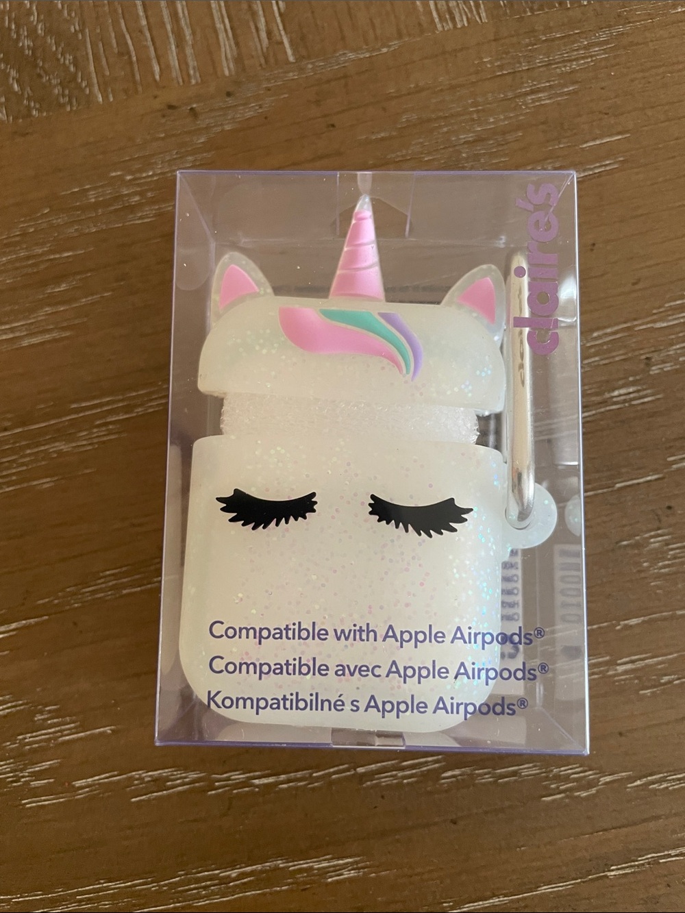 💖 Pick three $15 - Claire's White Unicorn Glitter AirPods Case Cover